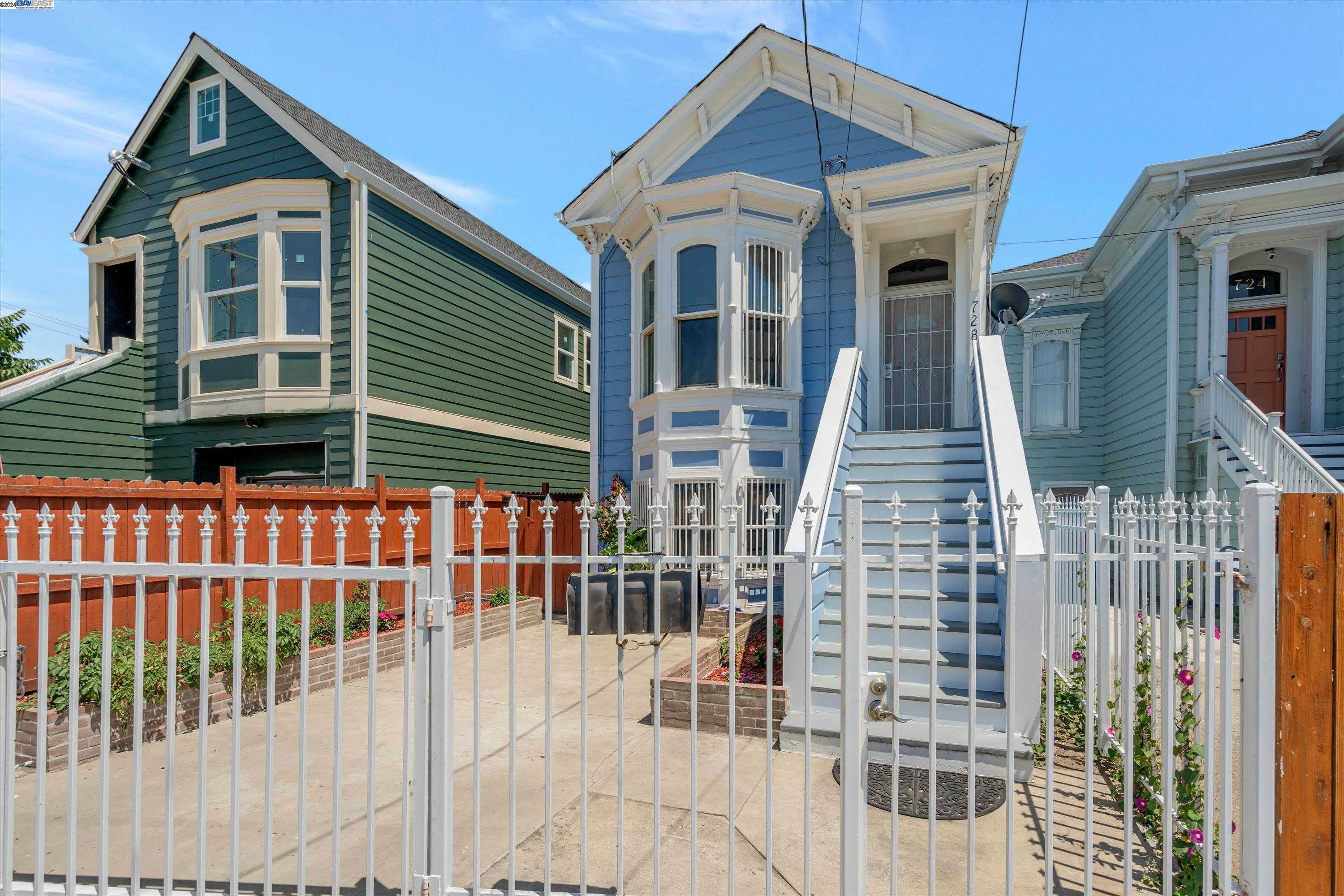 photo 3: 728 Campbell Street, Oakland CA 94607