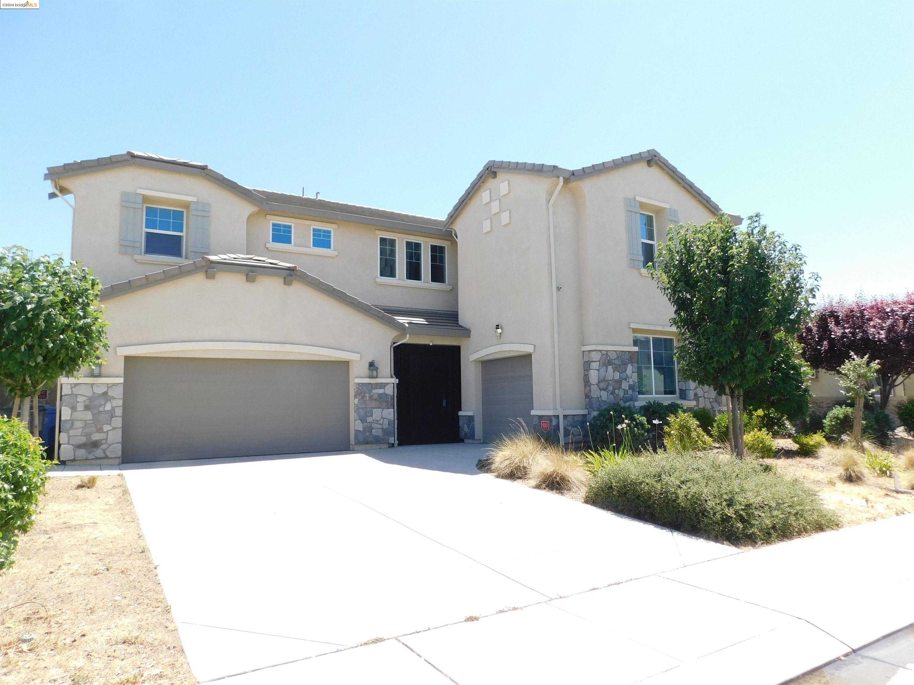 photo 2: 1090 Lavender St, Manteca CA 95337