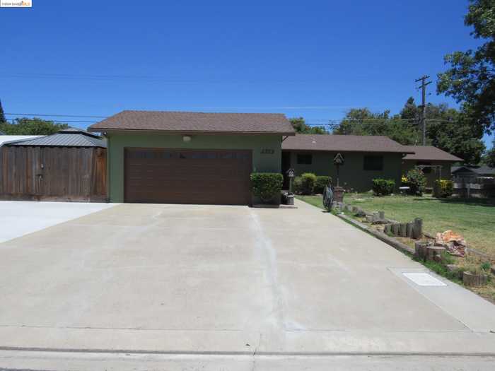 photo 2: 1713 Couchman Ln, Modesto CA 95355