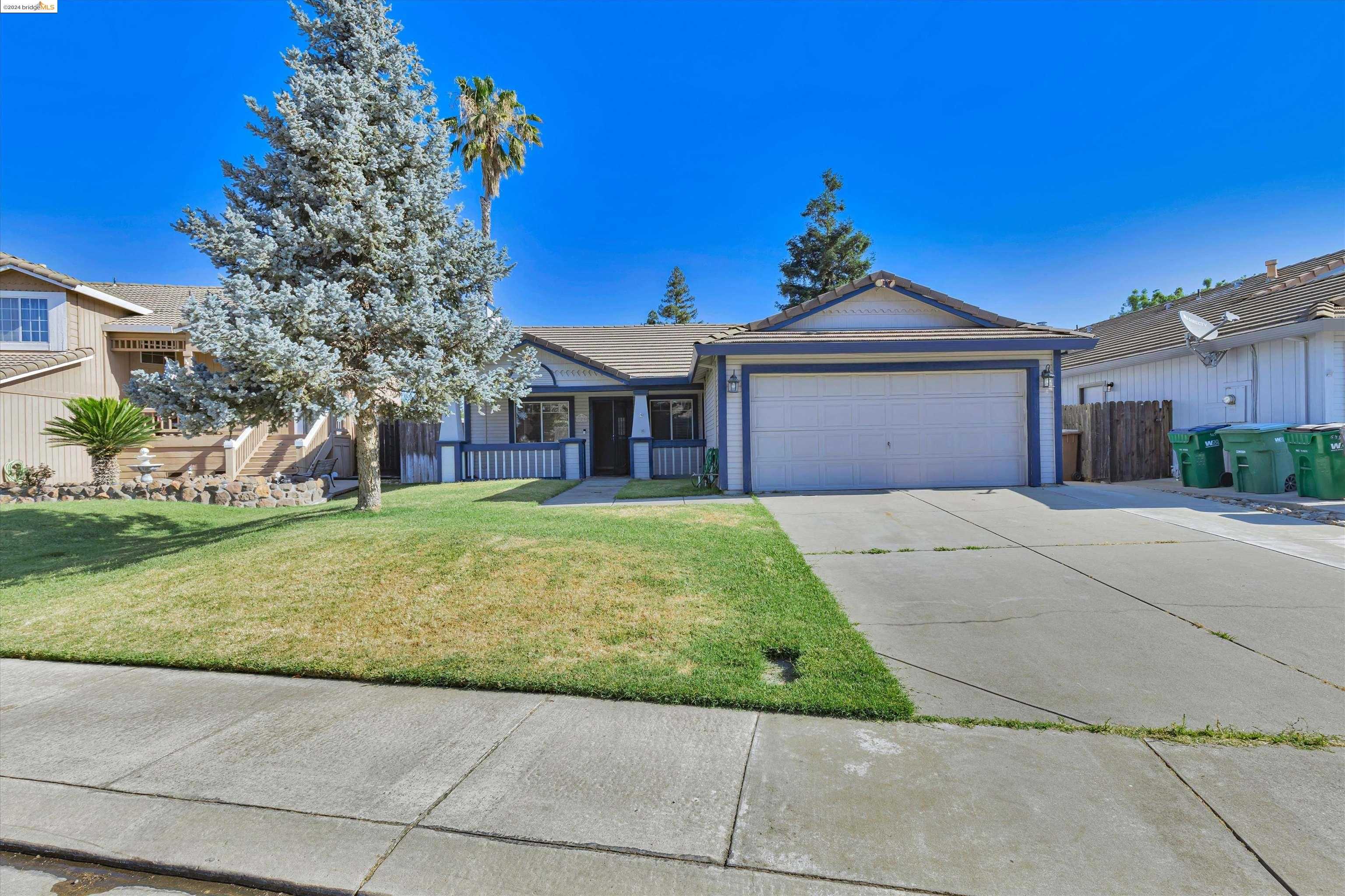 photo 1: 325 Raven Ln, Lodi CA 95240