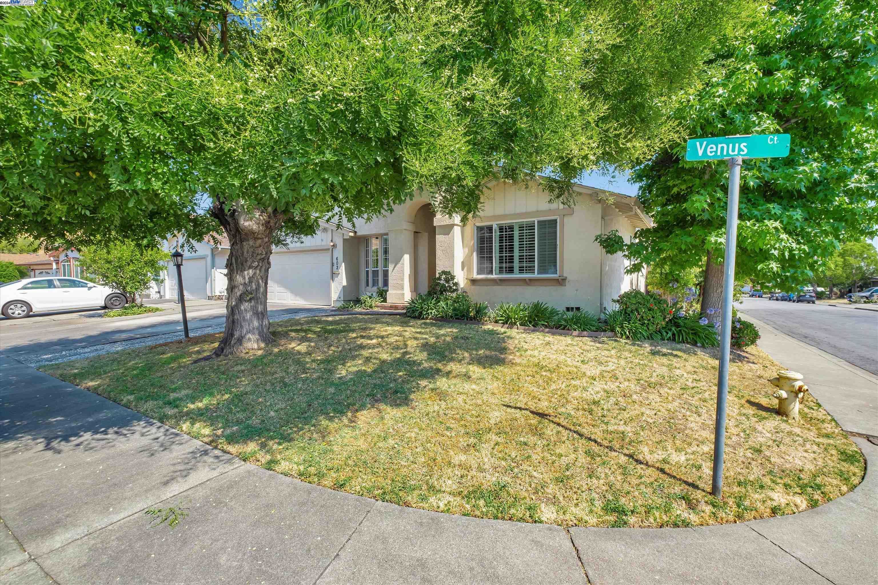 photo 3: 602 Venus Court, Fremont CA 94539