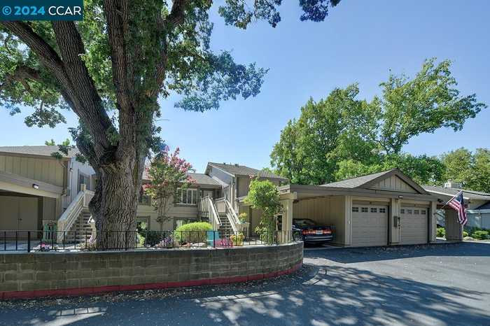 photo 2: 2055 Cactus Ct Unit 5, Walnut Creek CA 94595