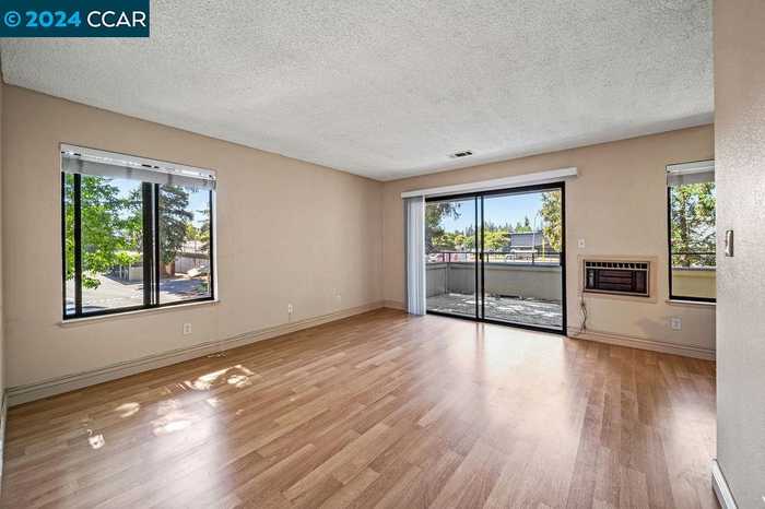 photo 2: 2125 Northwood Cir Unit F, Concord CA 94520