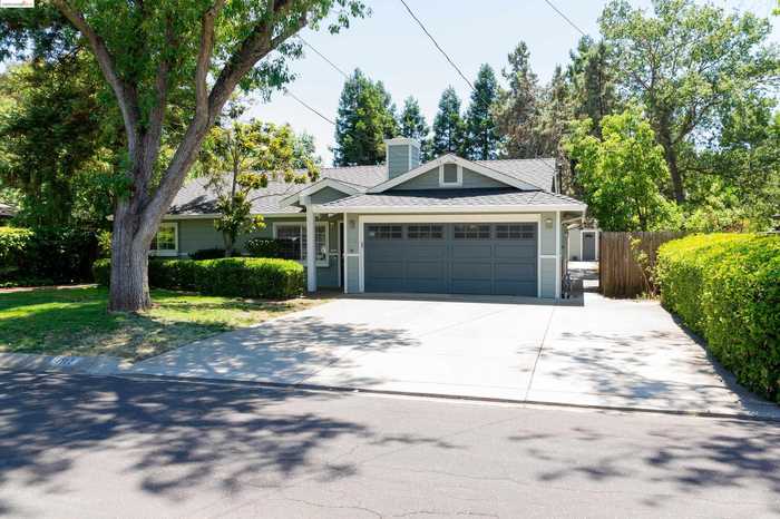 photo 1: 4112 Modoc Ct., Concord CA 94521