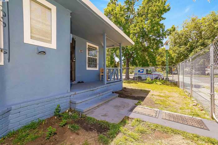 photo 2: 2504 78Th Ave, Oakland CA 94605