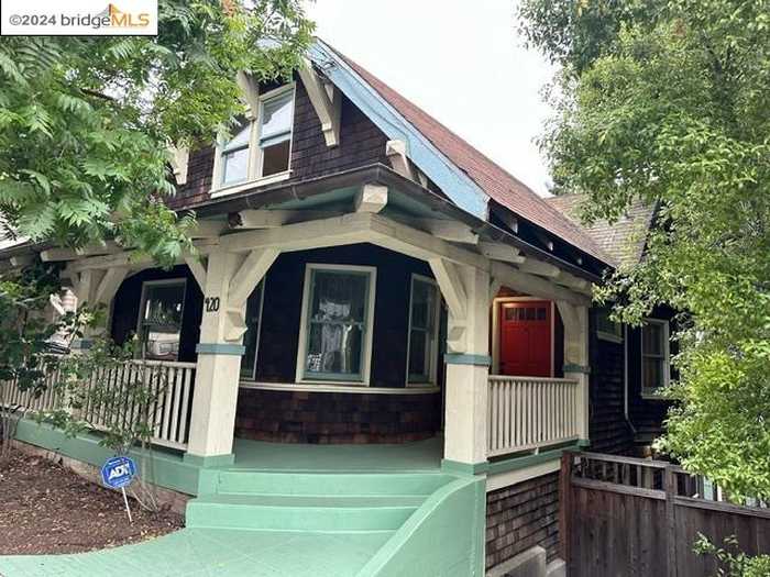 photo 1: 420 Lester Ave, Oakland CA 94606