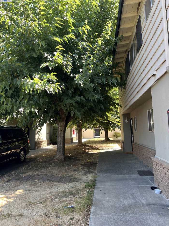 photo 32: 1560 Adelaide St Unit 14, Concord CA 94520