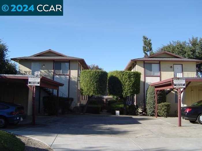 photo 1: 2149 Mount Diablo St, Concord CA 94520