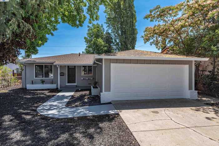 photo 1: 40447 Landon Ave, Fremont CA 94538