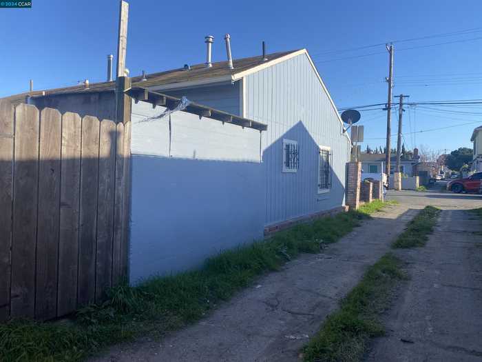 photo 2: 421 Ripley Ave, Richmond CA 94801