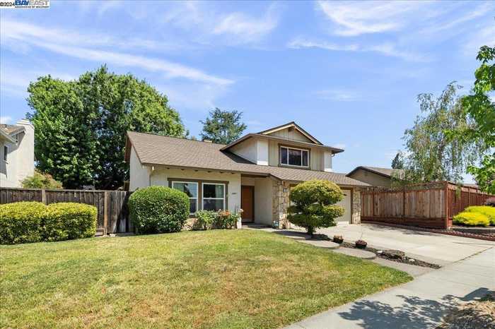 photo 2: 2467 Benchmark Ave, Fremont CA 94536