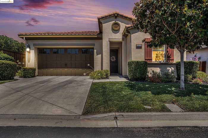 photo 1: 1080 Pomerol Cir, Brentwood CA 94513