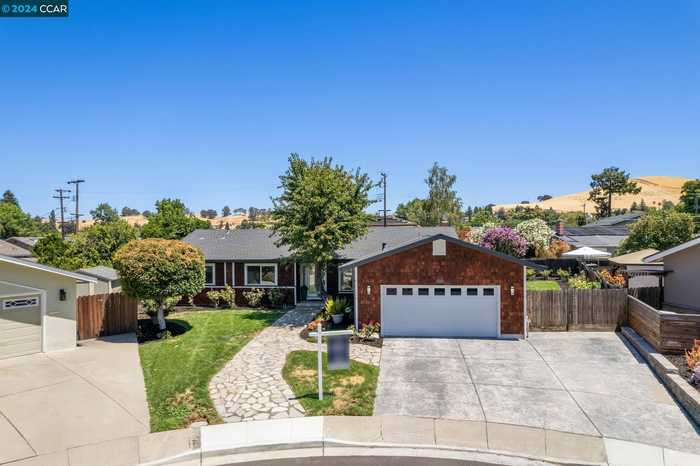 photo 1: 3355 Lancashire Pl, Concord CA 94518