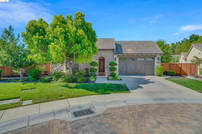 photo 1: 1637 Healing Rock Ct, Brentwood CA 94513