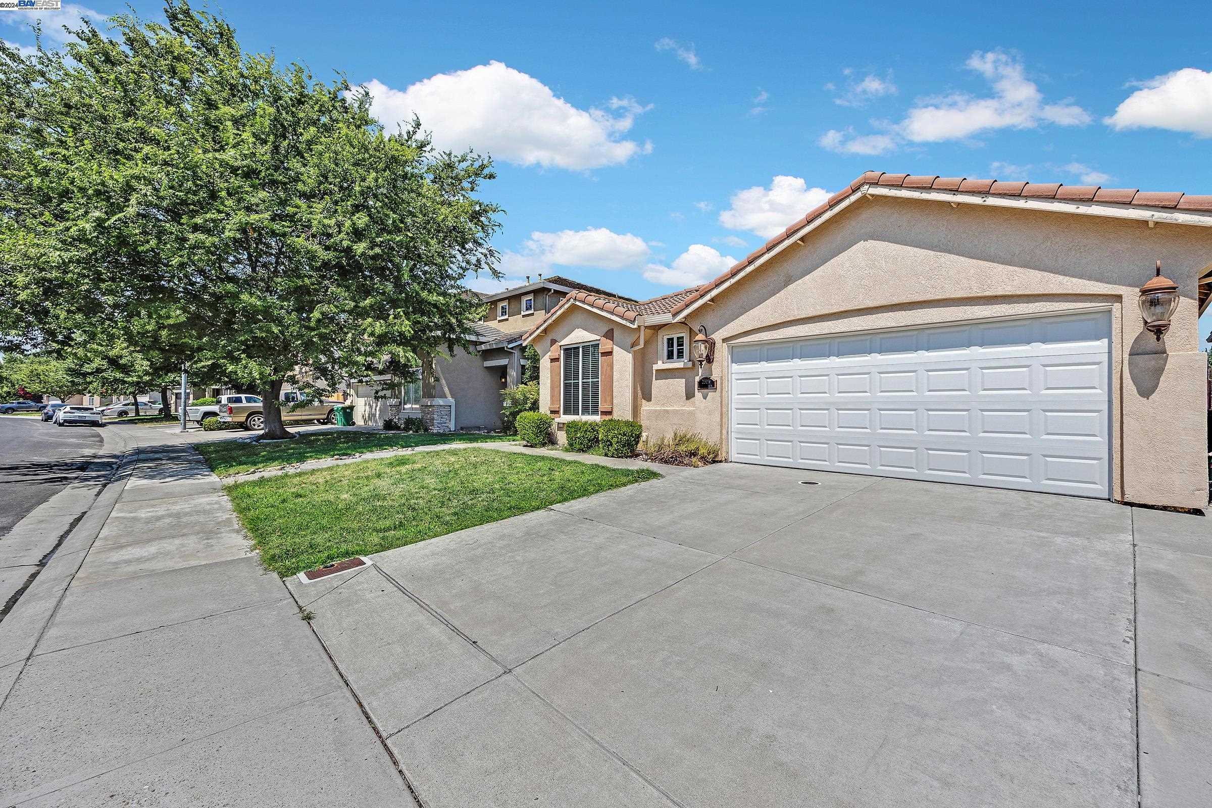 photo 3: 2309 Autumn Oak Pl, Stockton CA 95209