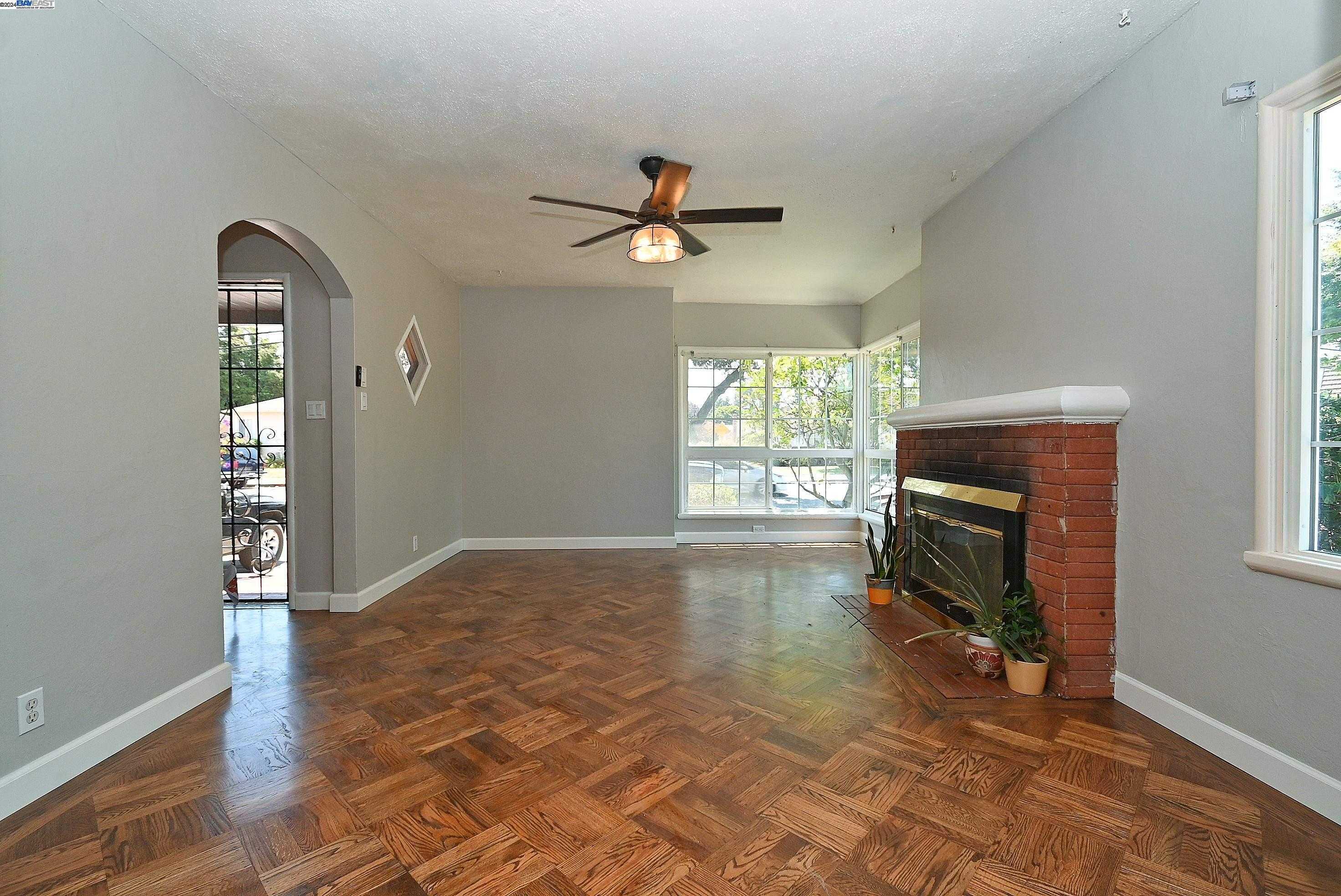 photo 2: 110 Estabrook St, San Leandro CA 94577