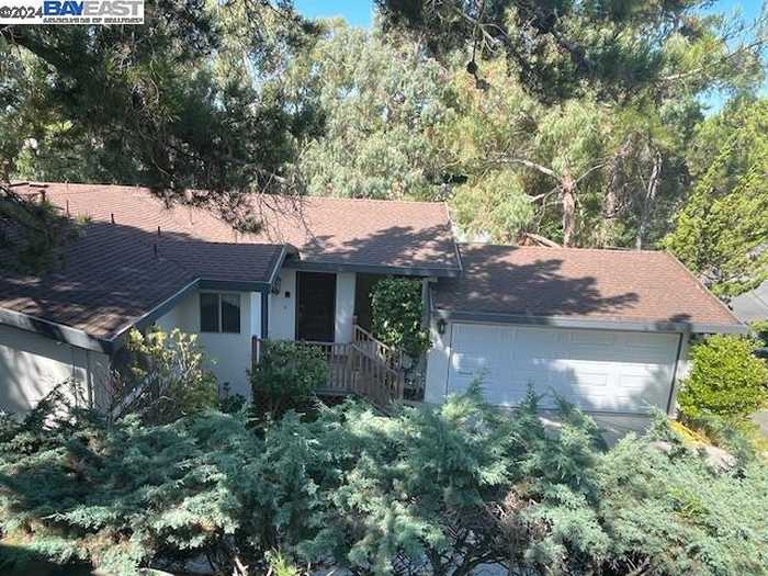 photo 1: 5030 Seaview Ave, Castro Valley CA 94546