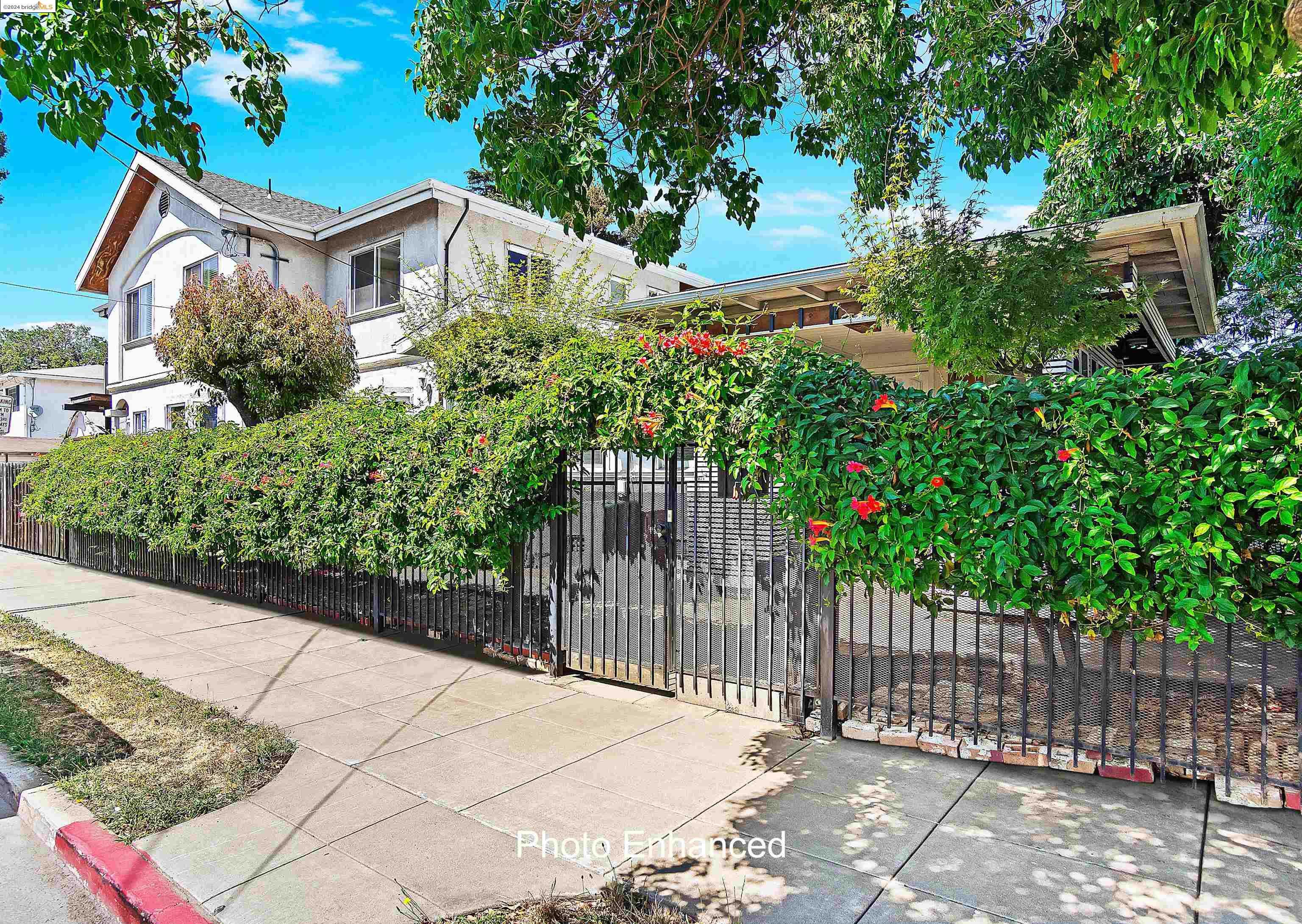 photo 1: 2601 Bartlett St, Oakland CA 94602