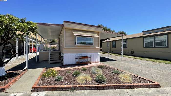 photo 1: 711 Old Canyon Rd Unit 21, Fremont CA 94536