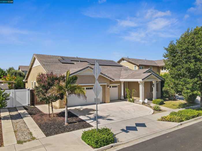 photo 2: 577 Eileen St, Brentwood CA 94513