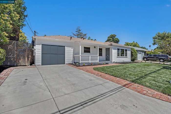 photo 2: 1830 Noemi Dr, Concord CA 94519