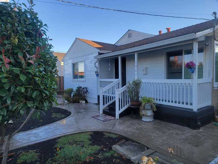 photo 1: 1367 Wayne Ave, San Leandro CA 94577