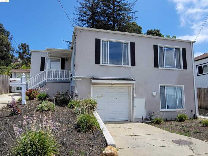 photo 1: 7856 Ney Ave, Oakland CA 94605