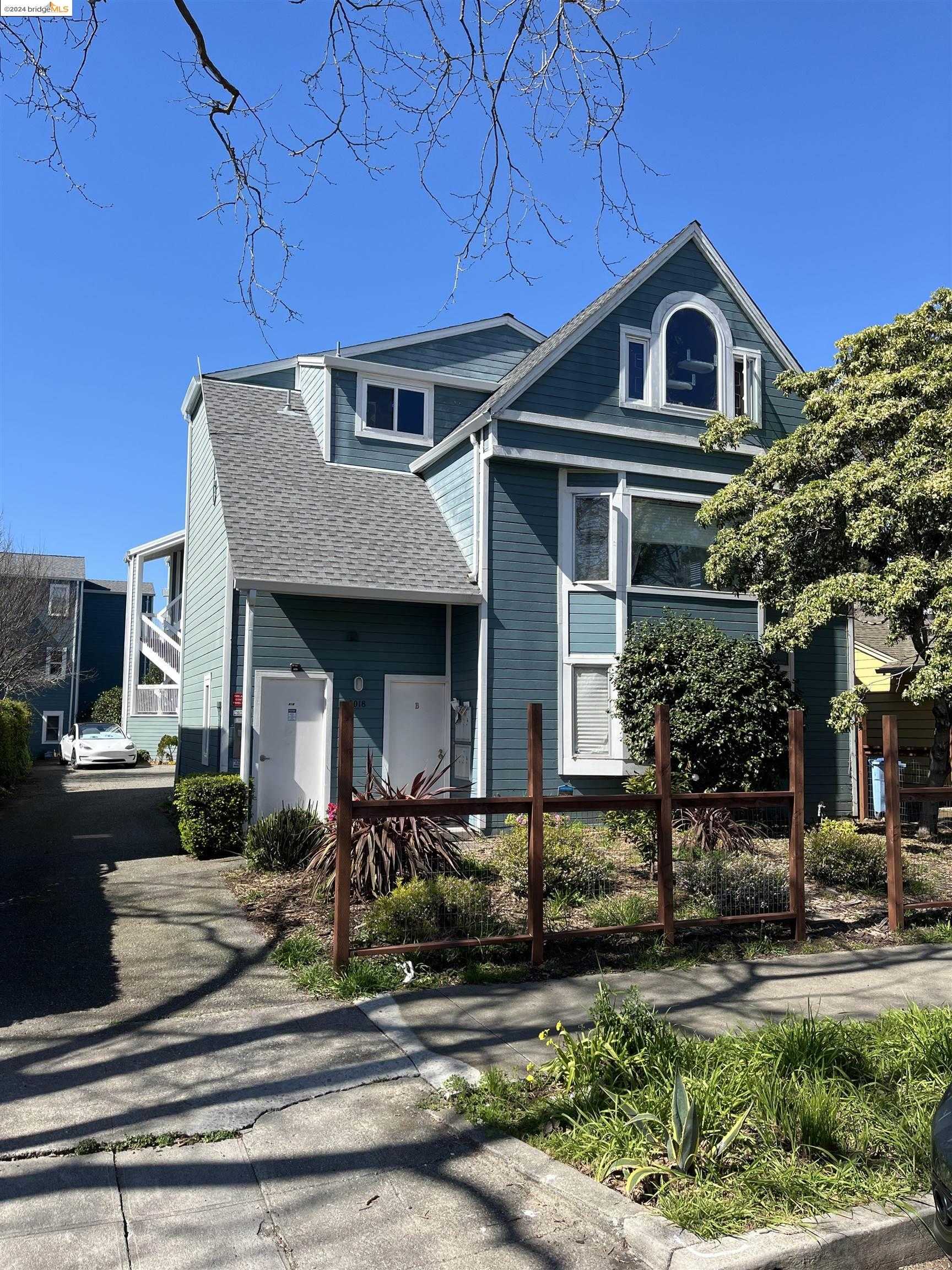 photo 2: 2018 9Th St Unit B, Berkeley CA 94710