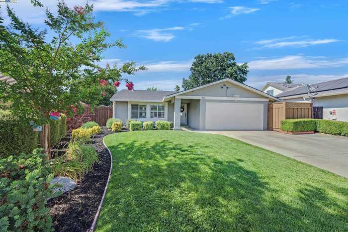 photo 1: 460 Humboldt Way, Livermore CA 94551