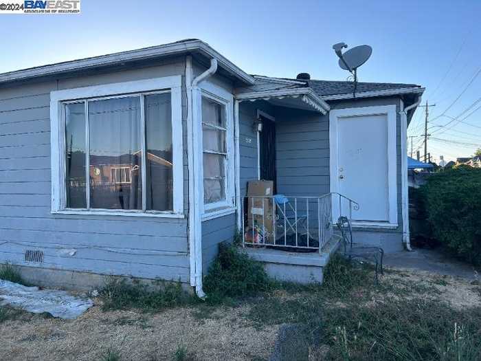 photo 1: 9945 B St, Oakland CA 94603