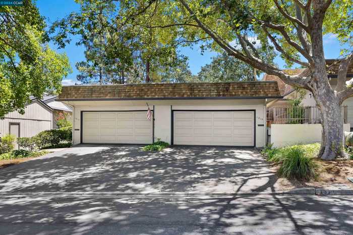 photo 1: 1819 Holland Dr, Walnut Creek CA 94597