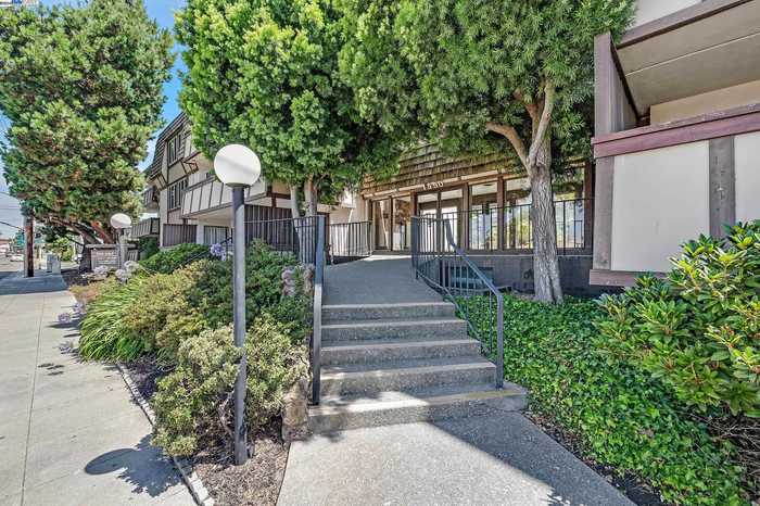 photo 2: 1550 Bancroft Avenue Unit 221, San Leandro CA 94577