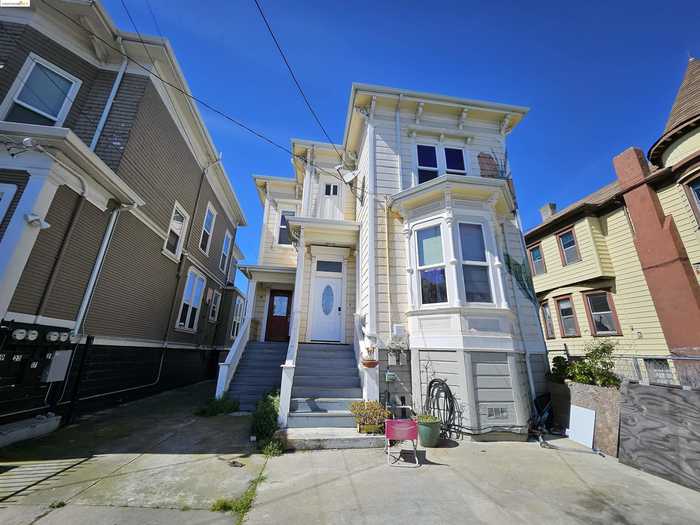 photo 1: 2825 Market St, Oakland CA 94608