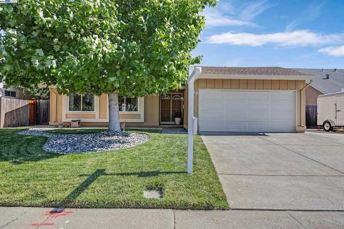 photo 1: 519 Humboldt Way, Livermore CA 94551