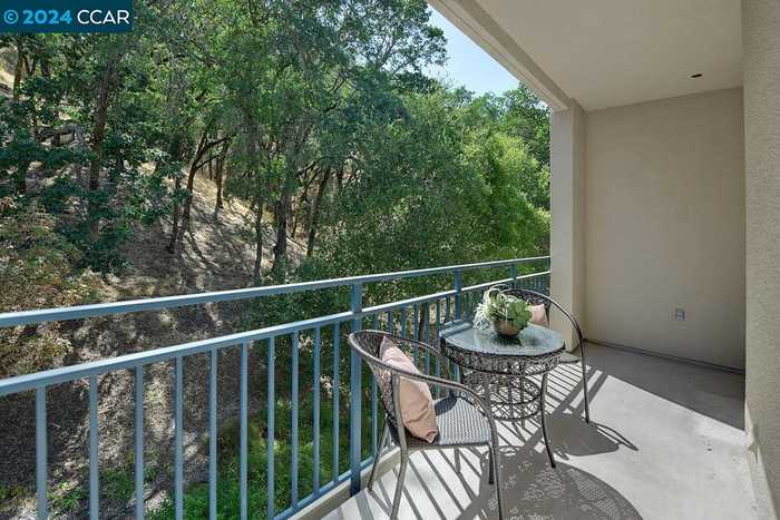 photo 1: 5920 Horsemans Canyon Dr Unit 1B, Walnut Creek CA 94595