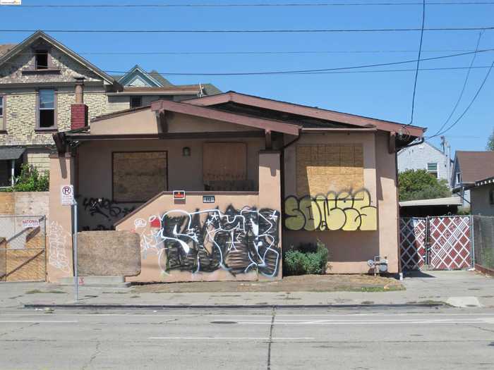 photo 1: 612 E 8Th St, Oakland CA 94606