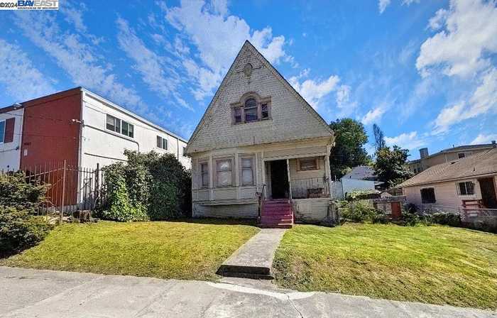 photo 1: 2658 23rd Ave, Oakland CA 94606