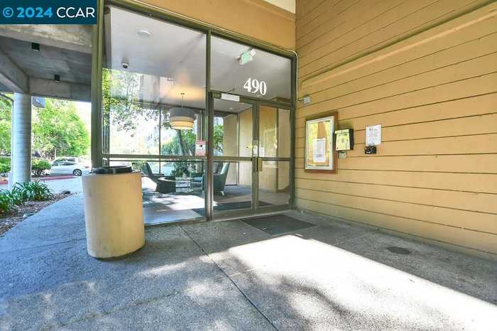 photo 2: 490 N Civic Drive Unit 214, Walnut Creek CA 94596