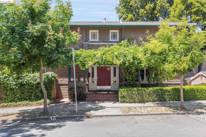 photo 1: 2448 Prospect St, Berkeley CA 94704