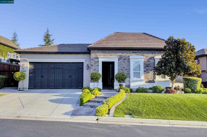 photo 1: 1714 St Emilion Ln, Brentwood CA 94513