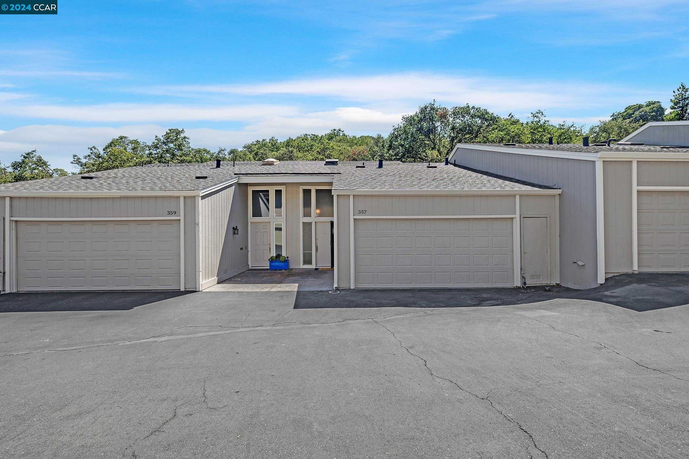 photo 2: 357 Ridgeview Dr, Pleasant Hill CA 94523