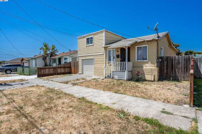 photo 2: 333 S 35Th St, Richmond CA 94804