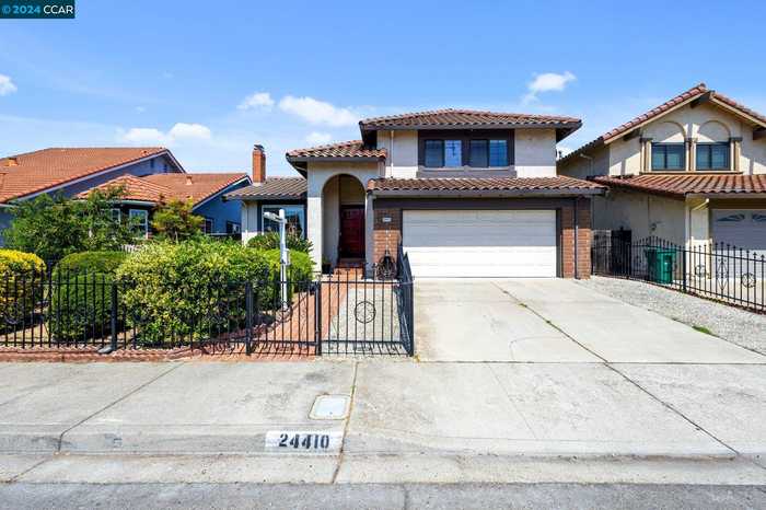 photo 1: 24410 Calaveras Rd, Hayward CA 94545