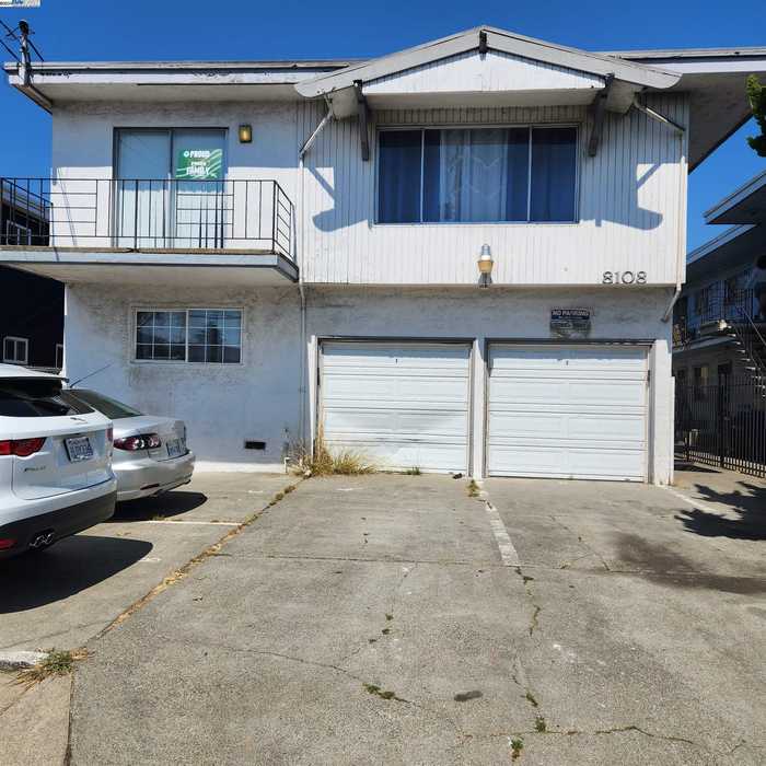 photo 1: 8108 Olive St, Oakland CA 94621