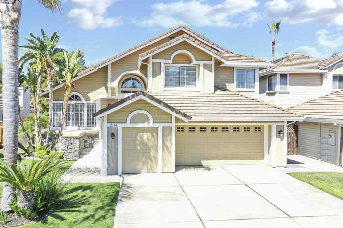 photo 1: 2144 Saint Andrews Ct, Discovery Bay CA 94505