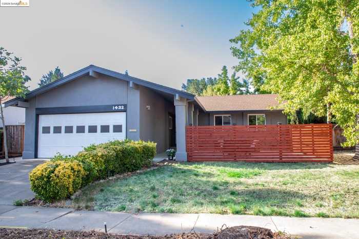 photo 2: 1432 Whitman Rd, Concord CA 94518