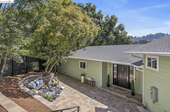 photo 1: 5580 Estates Dr, Oakland CA 94618