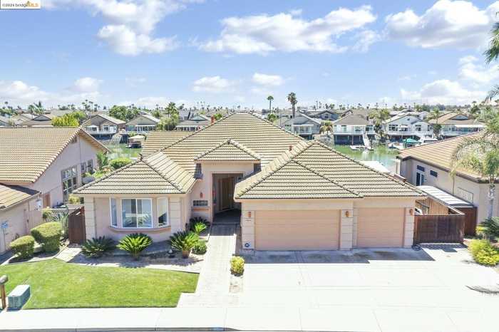 photo 2: 3924 Lighthouse PL, Discovery Bay CA 94505