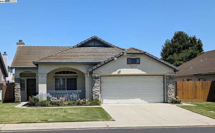 photo 1: 1934 London Ave, Manteca CA 95336