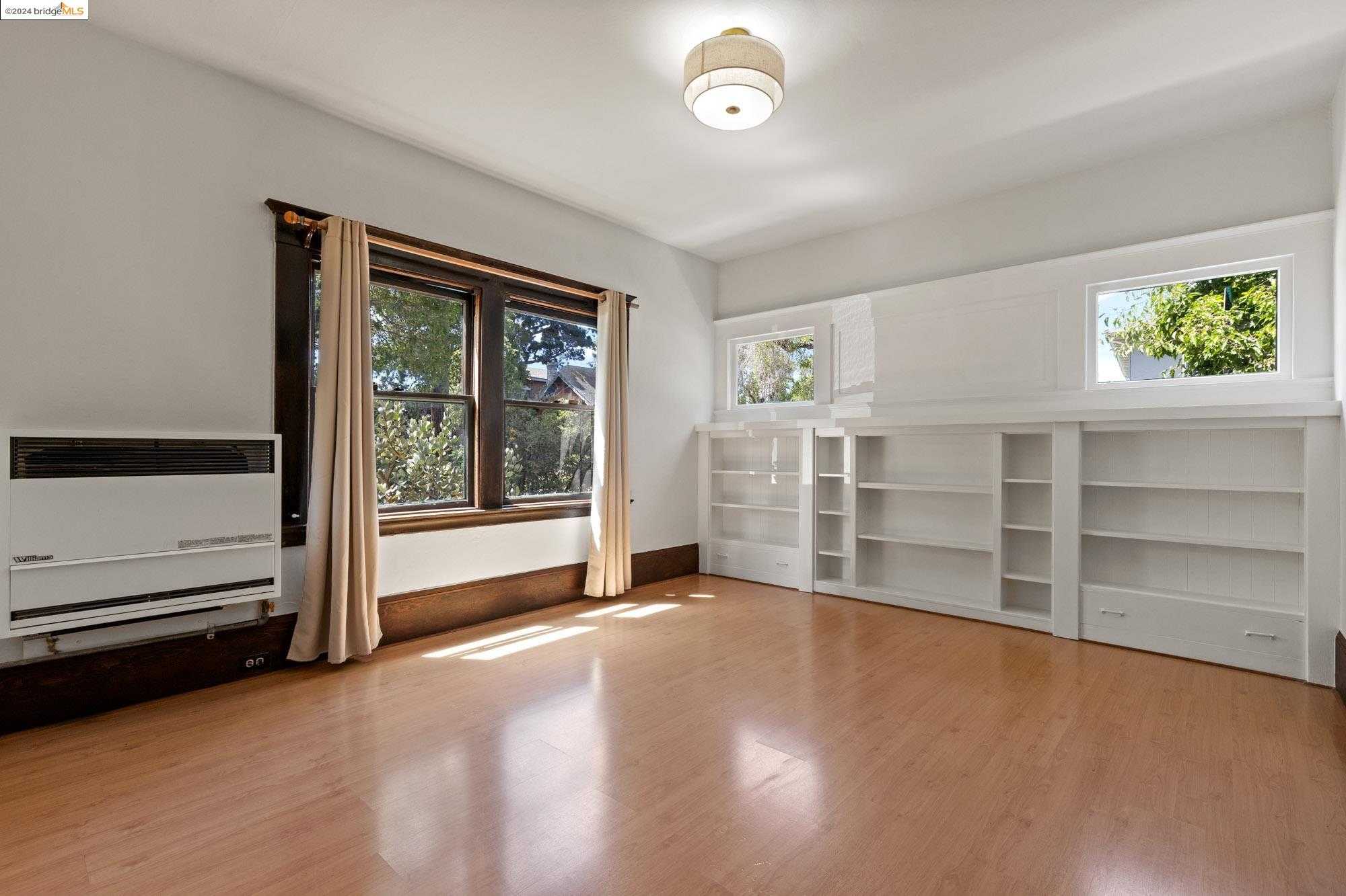 photo 3: 2545 Milvia St, Berkeley CA 94704